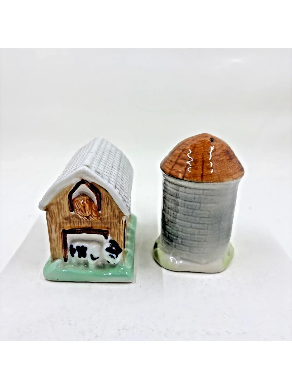 Vintage Barn And Silo Salt And Pepper Shakers RARE Version